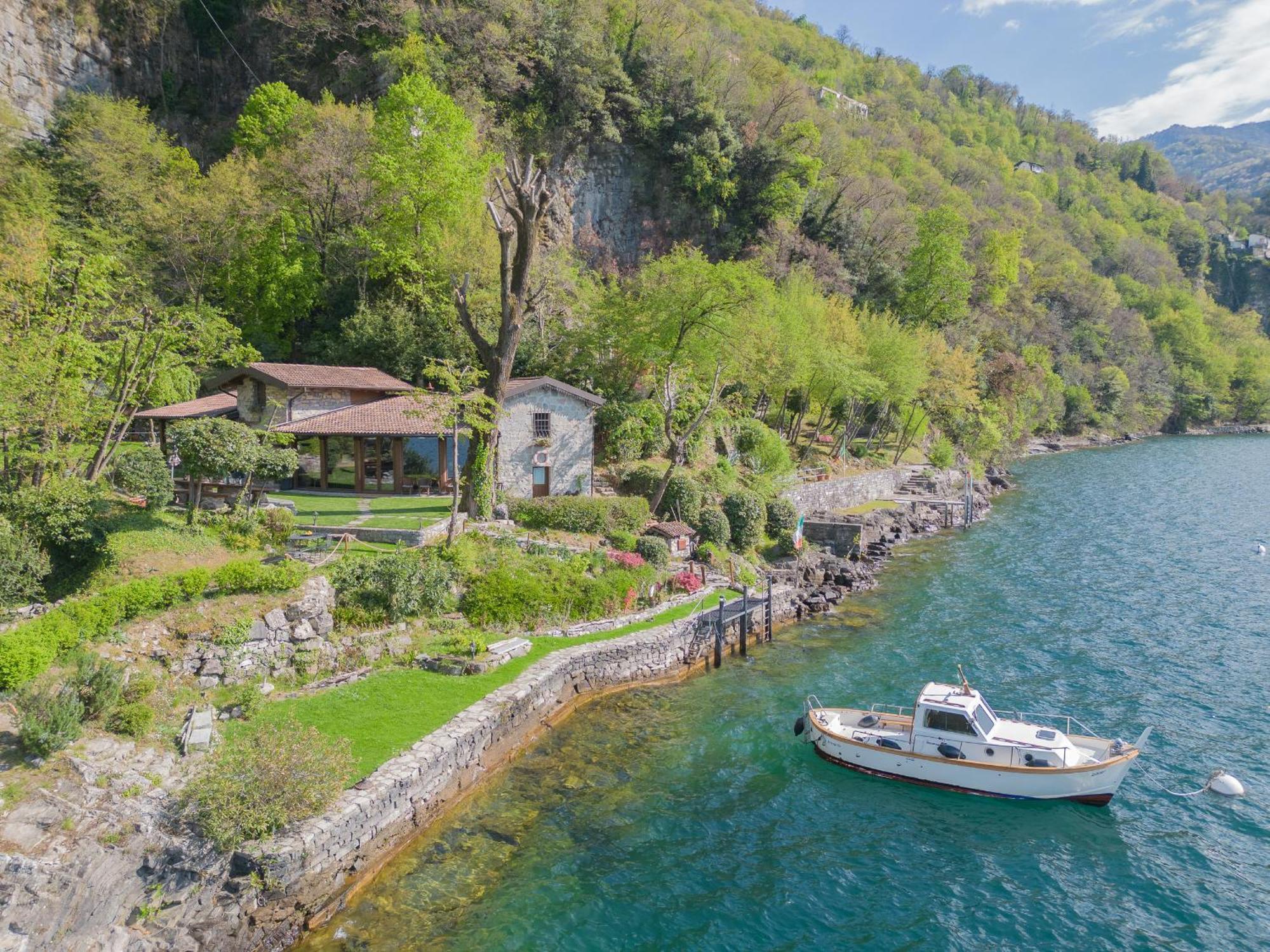 The Writer'S Nest Waterfront Villa By Rent All Como Faggeto Lario Exteriör bild